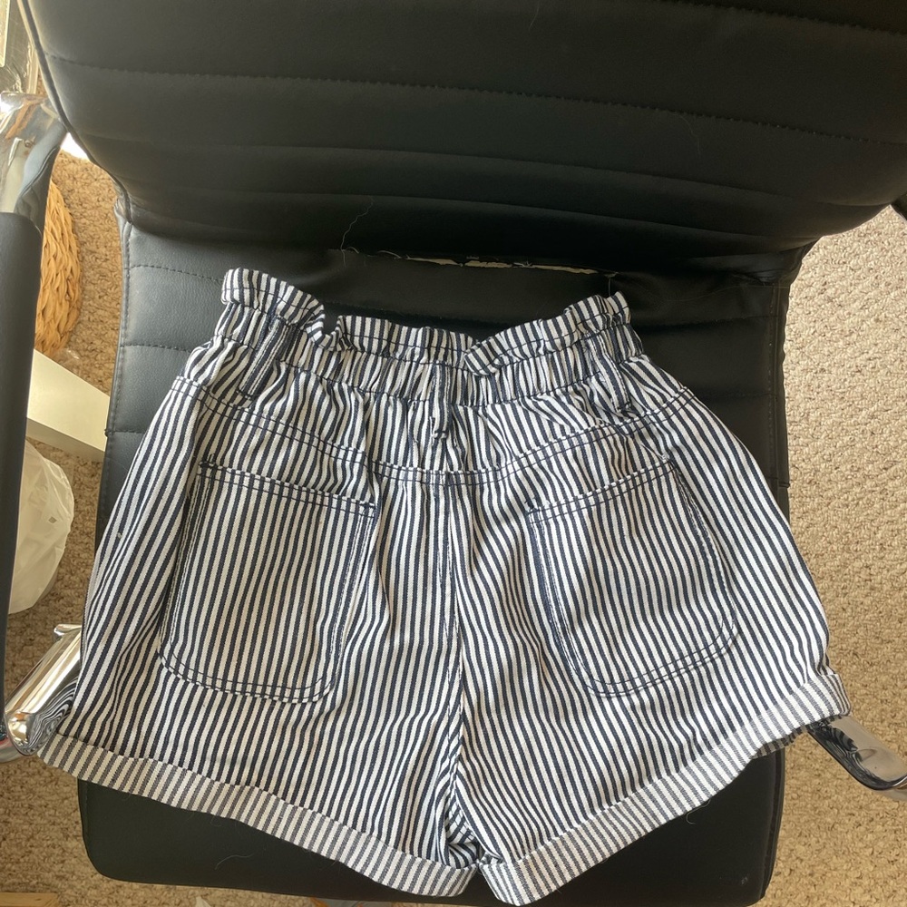 Paperbag shorts - Picture 3 of 3